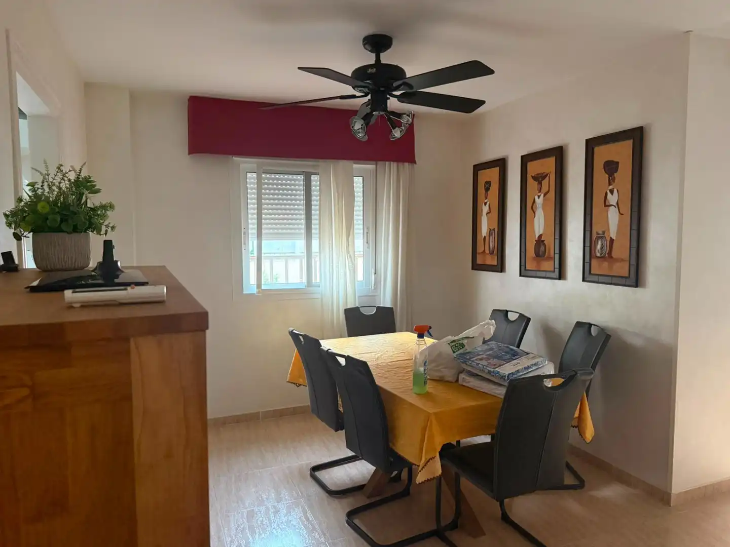 Comedor de Apartamento de alquiler en El Ejido con Aire acondicionado y Amueblado