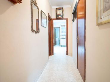 Casa amb balcó en venda a Macarena