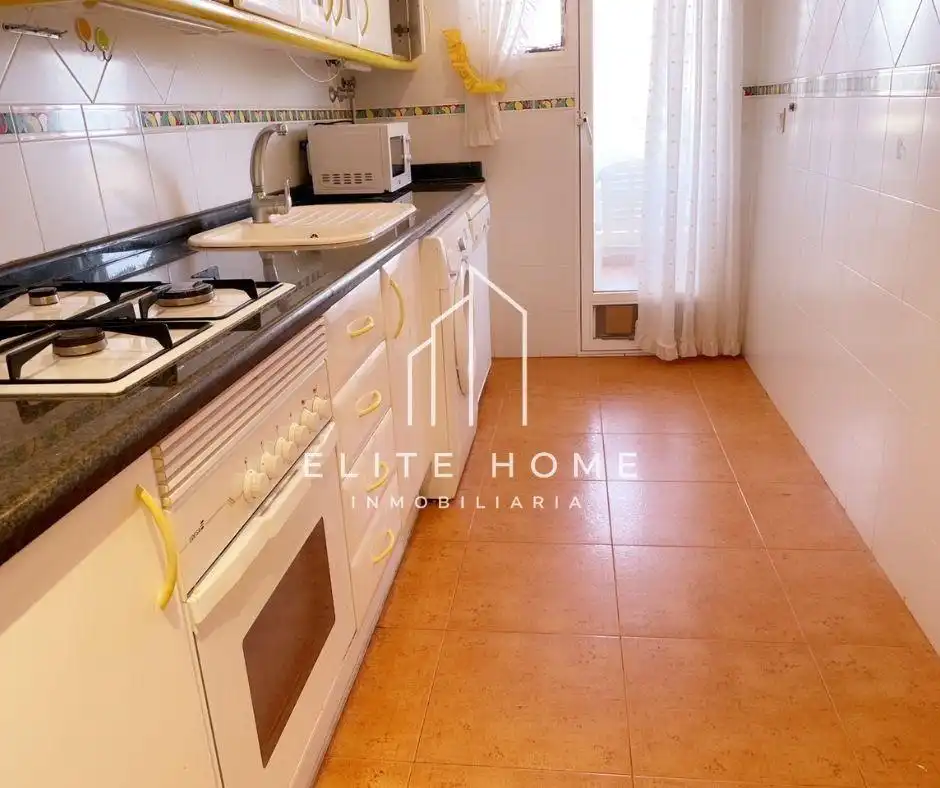 Cuina de Apartament de lloguer en Castellón de la Plana / Castelló de la Plana amb Aire condicionat, Calefacció i Jardí privat