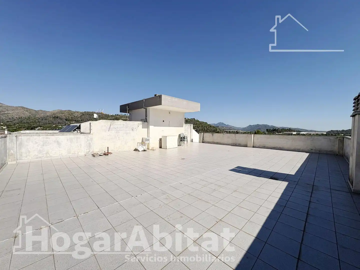 Vista exterior de Àtic en venda en Vilallonga / Villalonga amb Terrassa, Balcó i Piscina comunitària