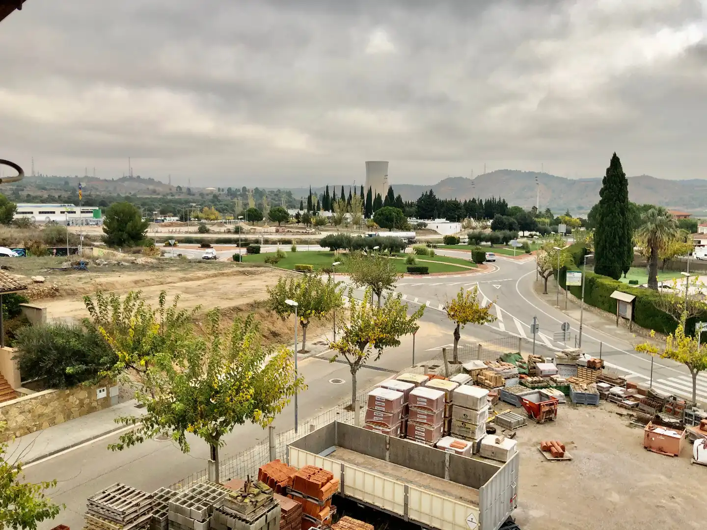 Vista exterior de Casa adosada en venda en Ascó amb Jardí privat, Terrassa i Balcó