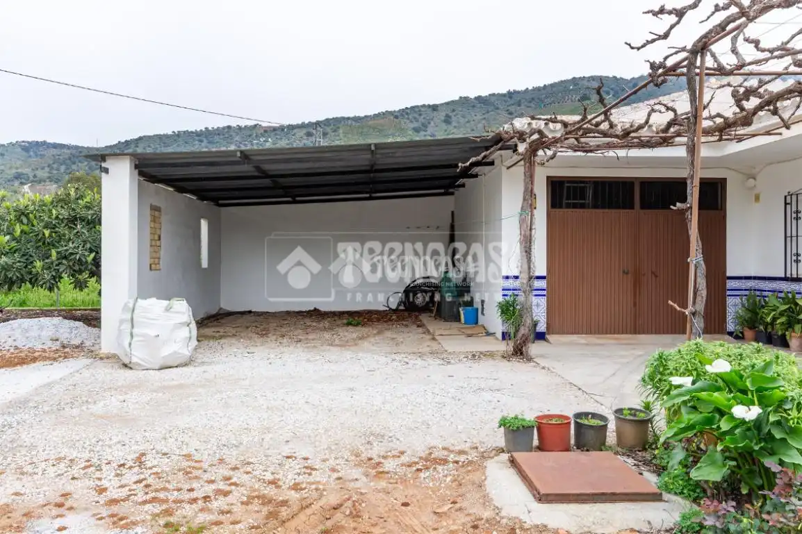 Casa rústica amb jardí en venda a Cútar, imagen 5