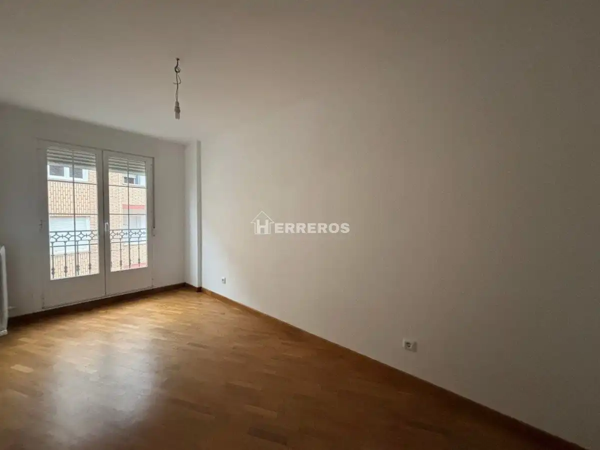 Bedroom of Flat for sale in Uruñuela  with Heating, Parquet flooring and Terrace