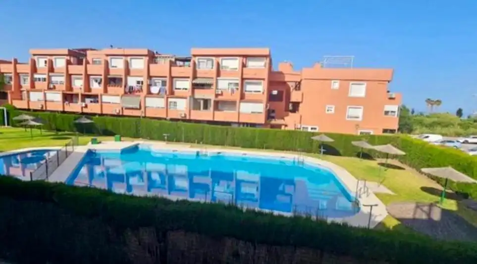 Piscina de Apartamento de alquiler en Algeciras con Piscina comunitaria