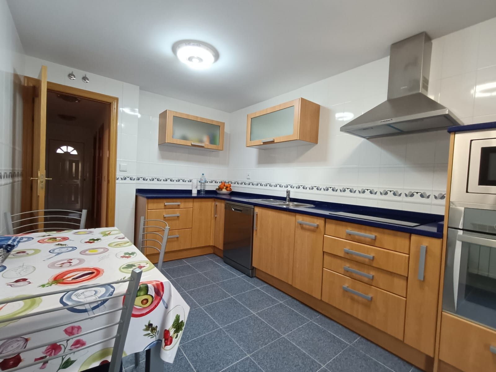 Cocina de Casa adosada en venta en Carrión de Calatrava con Aire acondicionado, Calefacción y Jardín privado