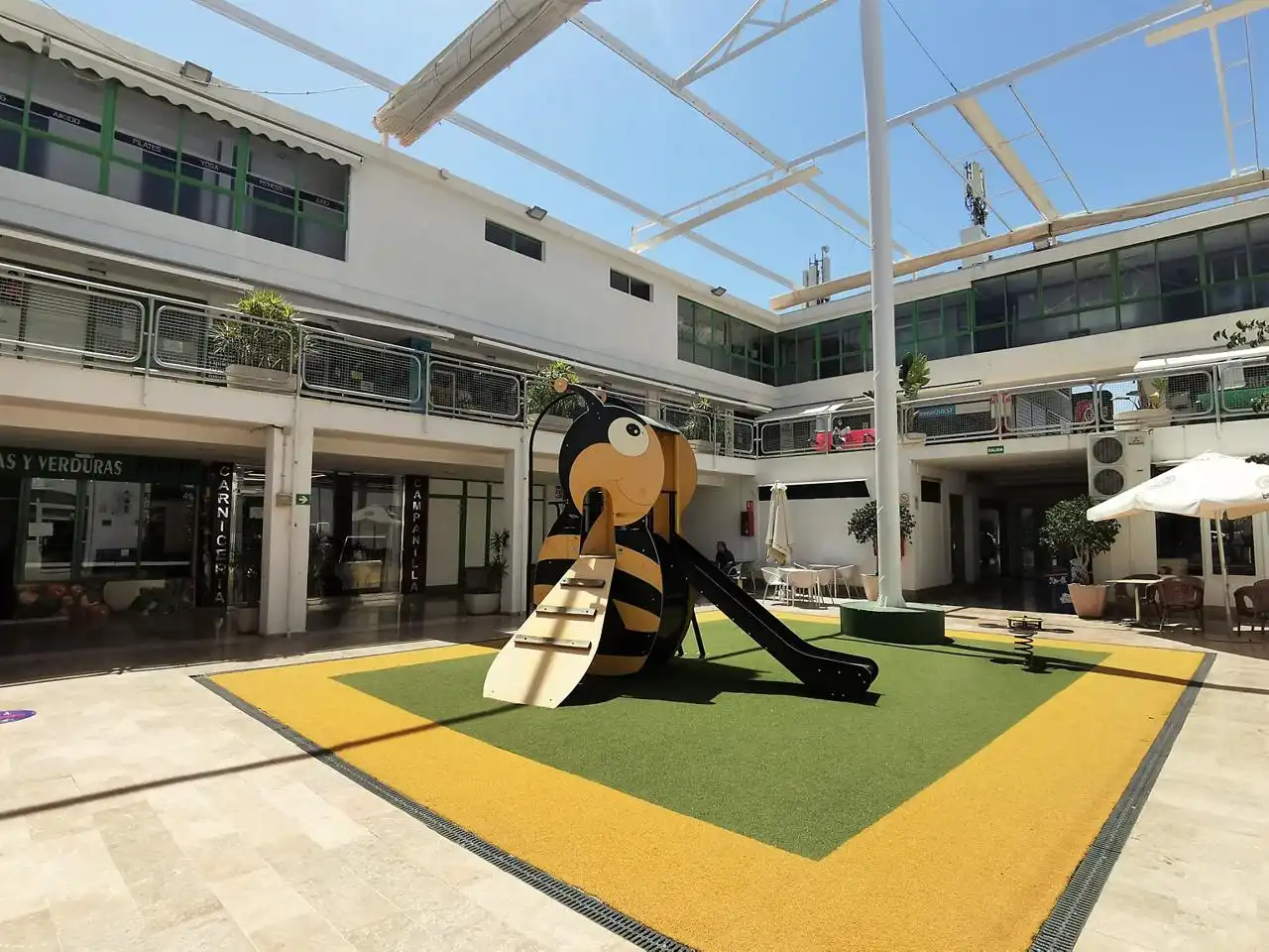 Vista exterior de Local en venta en Alicante / Alacant
