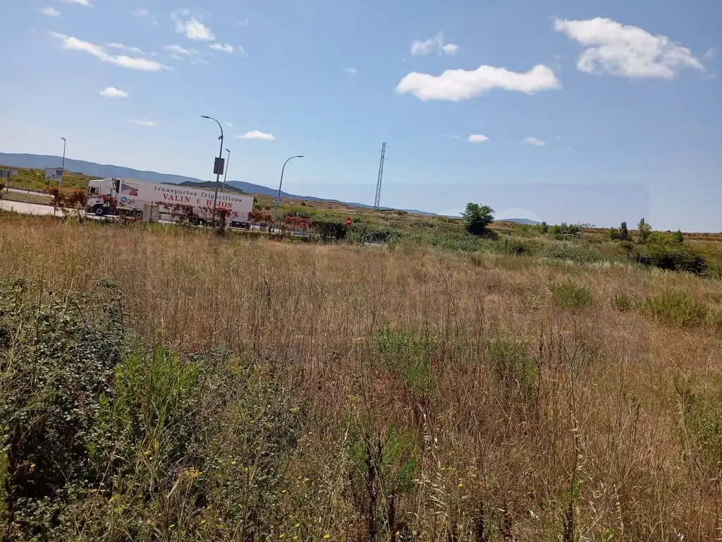 Wohnbaugrundstück zum Verkauf in Hormilla, imagen 3