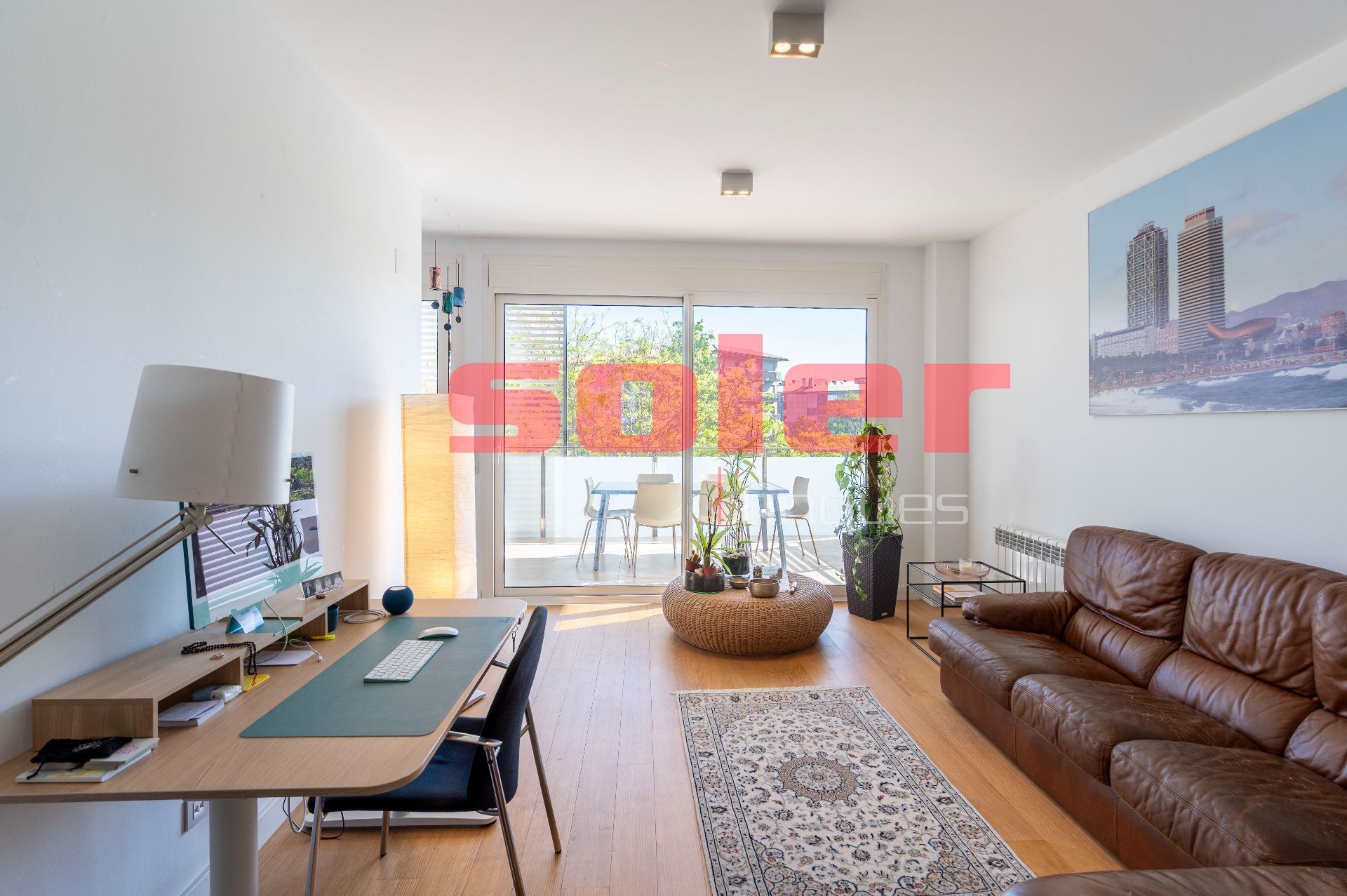 Sala de estar de Piso en venta en Sant Cugat del Vallès con Calefacción y Piscina comunitaria