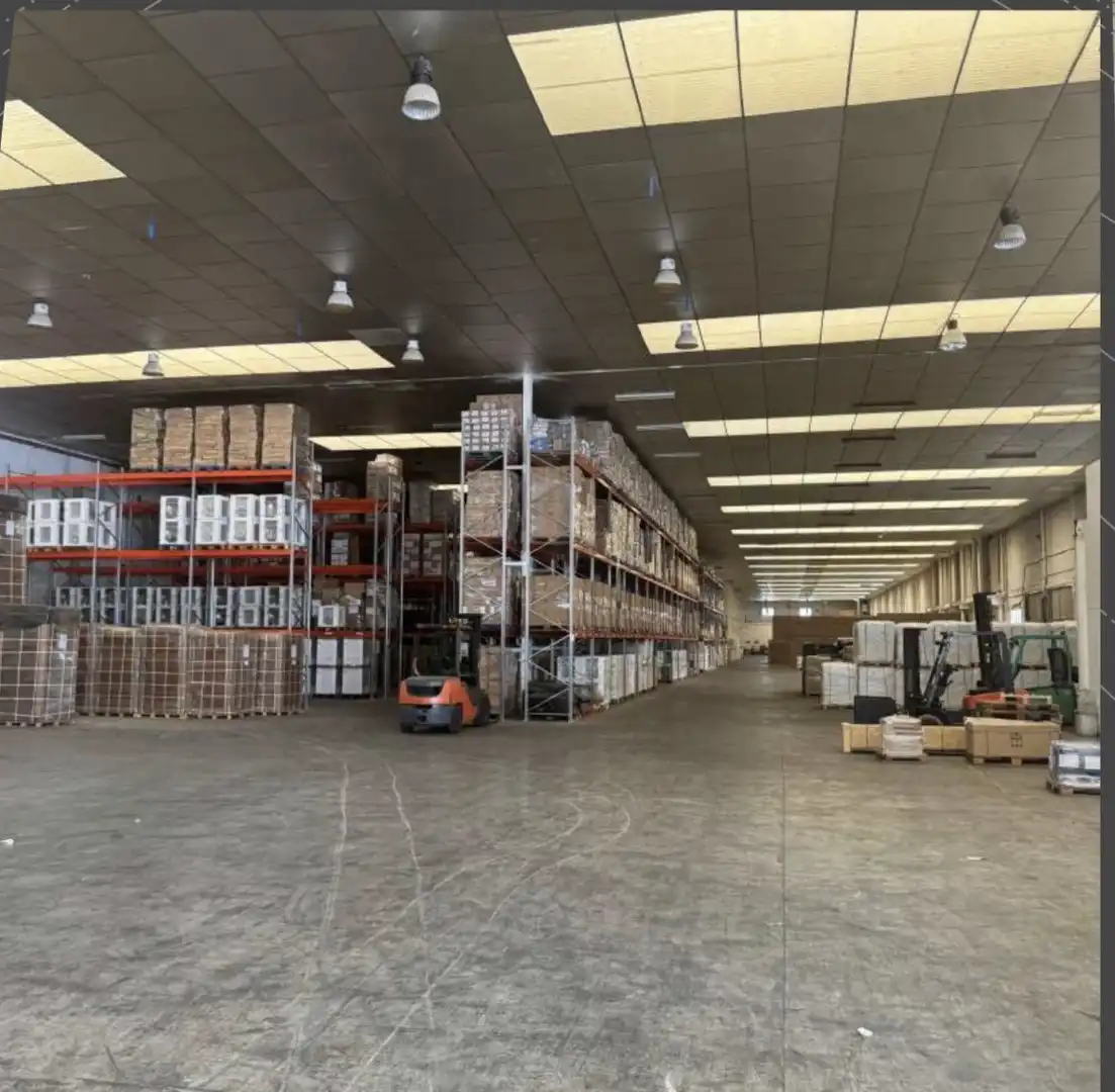 Nau industrial de lloguer a Beniparrell