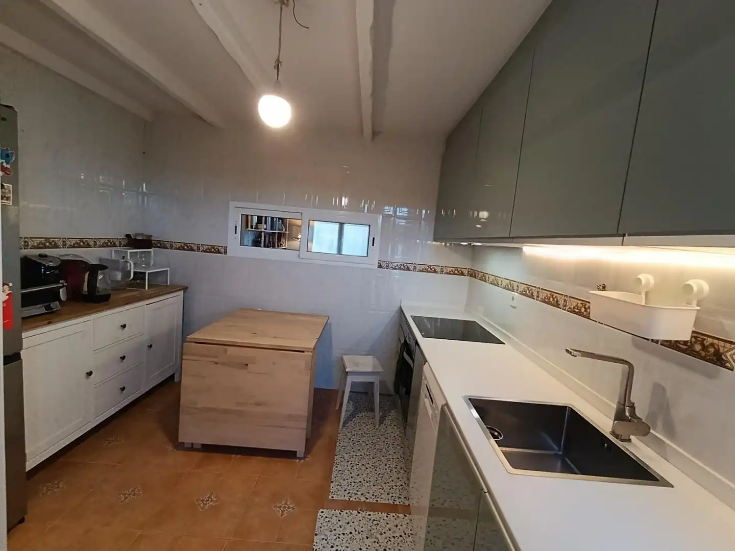 Cuina de Casa o xalet en venda en Avilés amb Calefacció, Terrassa i Traster