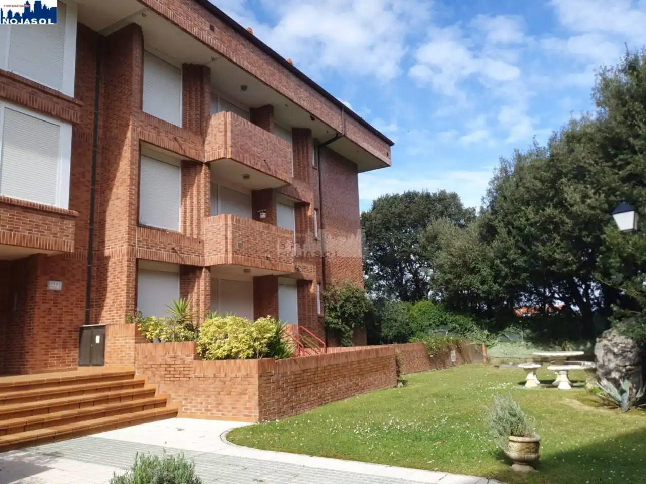 Außenansicht von Dachboden zur Miete in Noja mit Heizung, Terrasse und Möbliert