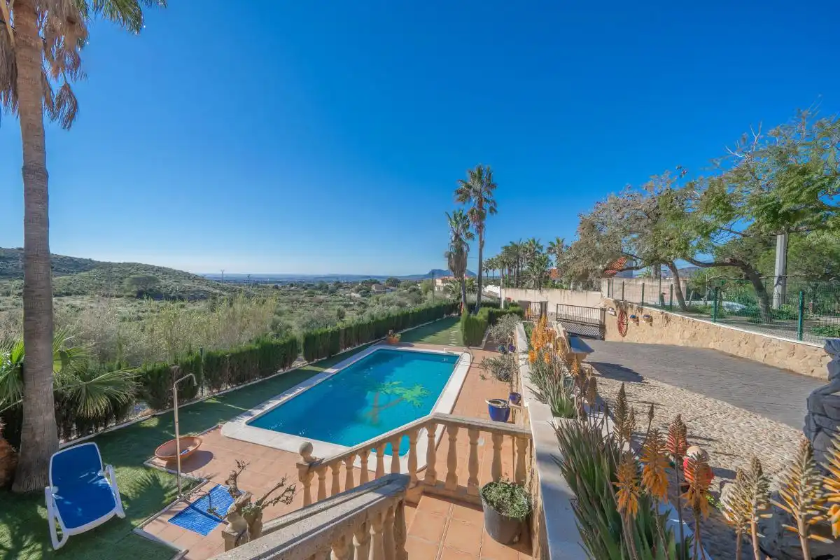 Exterior view of Houses for sale in San Vicente del Raspeig / Sant Vicent del Raspeig  with Air Conditioner, Heating and Private garden