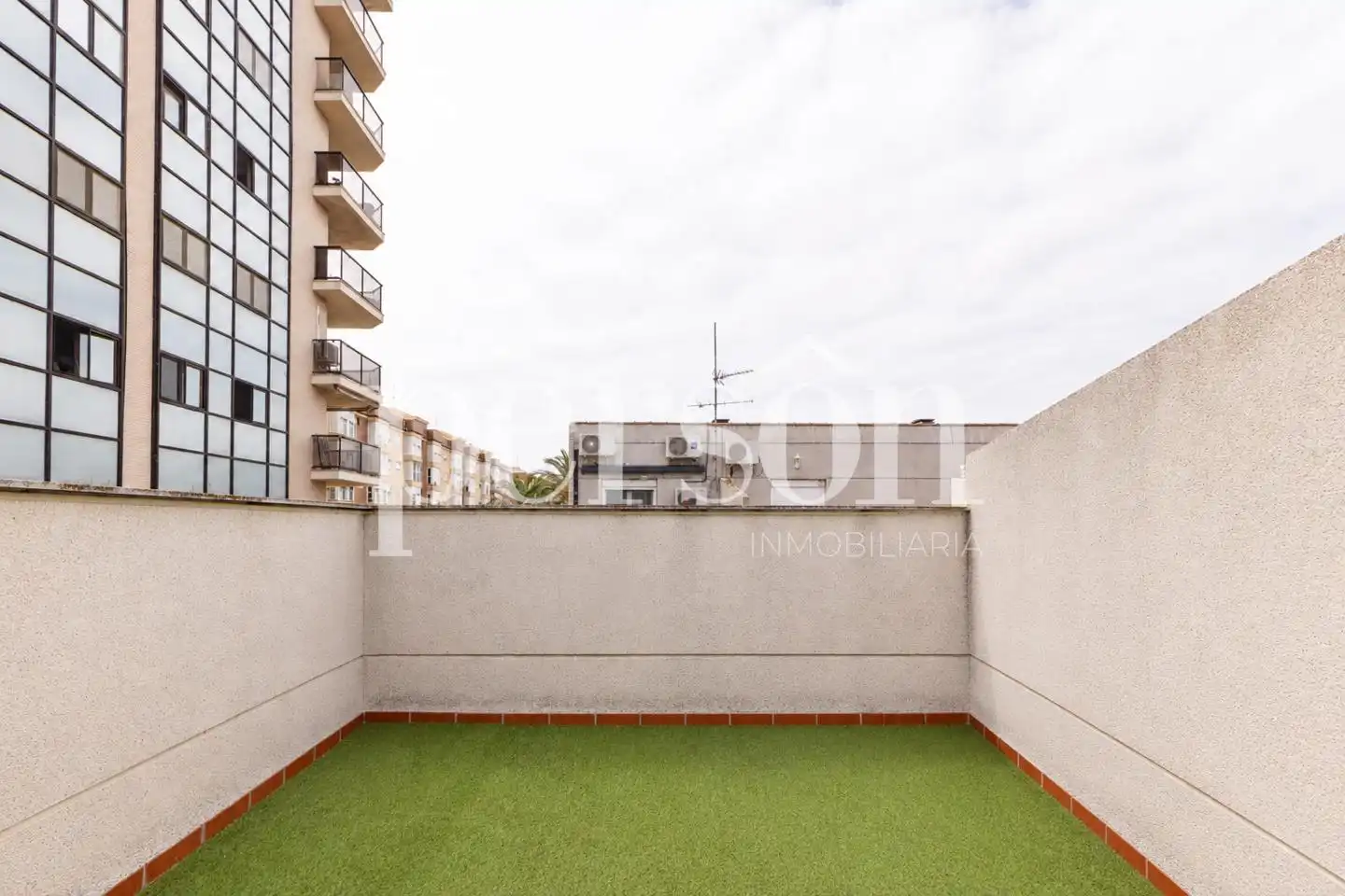 Terrace of Houses for sale in Silla  with Air Conditioner and Terrace