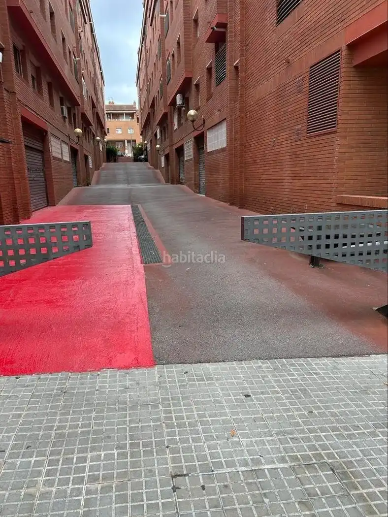 Locale commerciale in affitto a Avinguda del Pla del Vent 23I, imagen 5