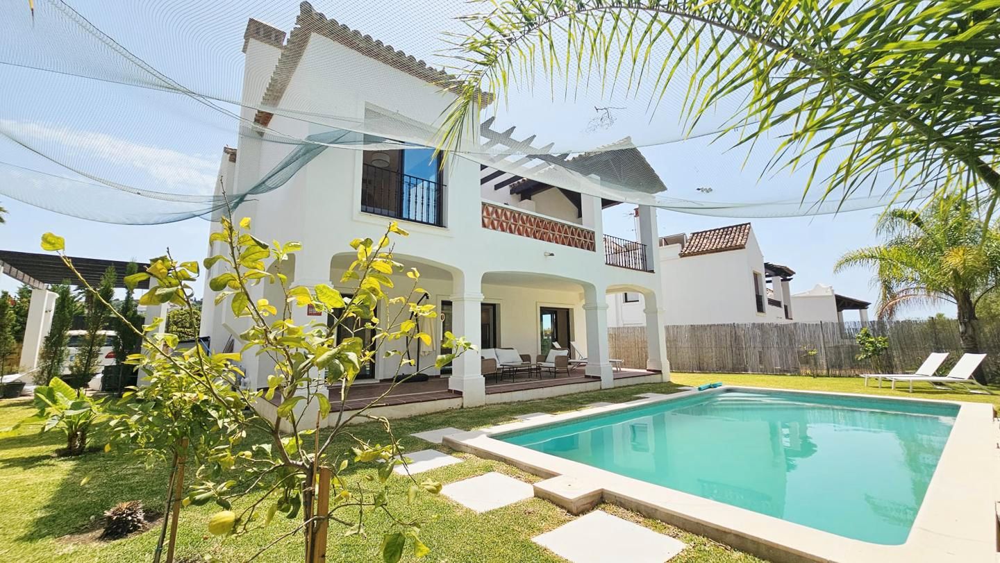 Exterior view of House or chalet for sale in Estepona  with Air Conditioner, Heating and Private garden
