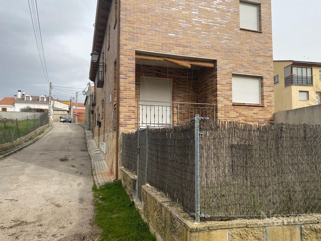 Außenansicht von Maisonette zum Verkauf in Valdepiélagos