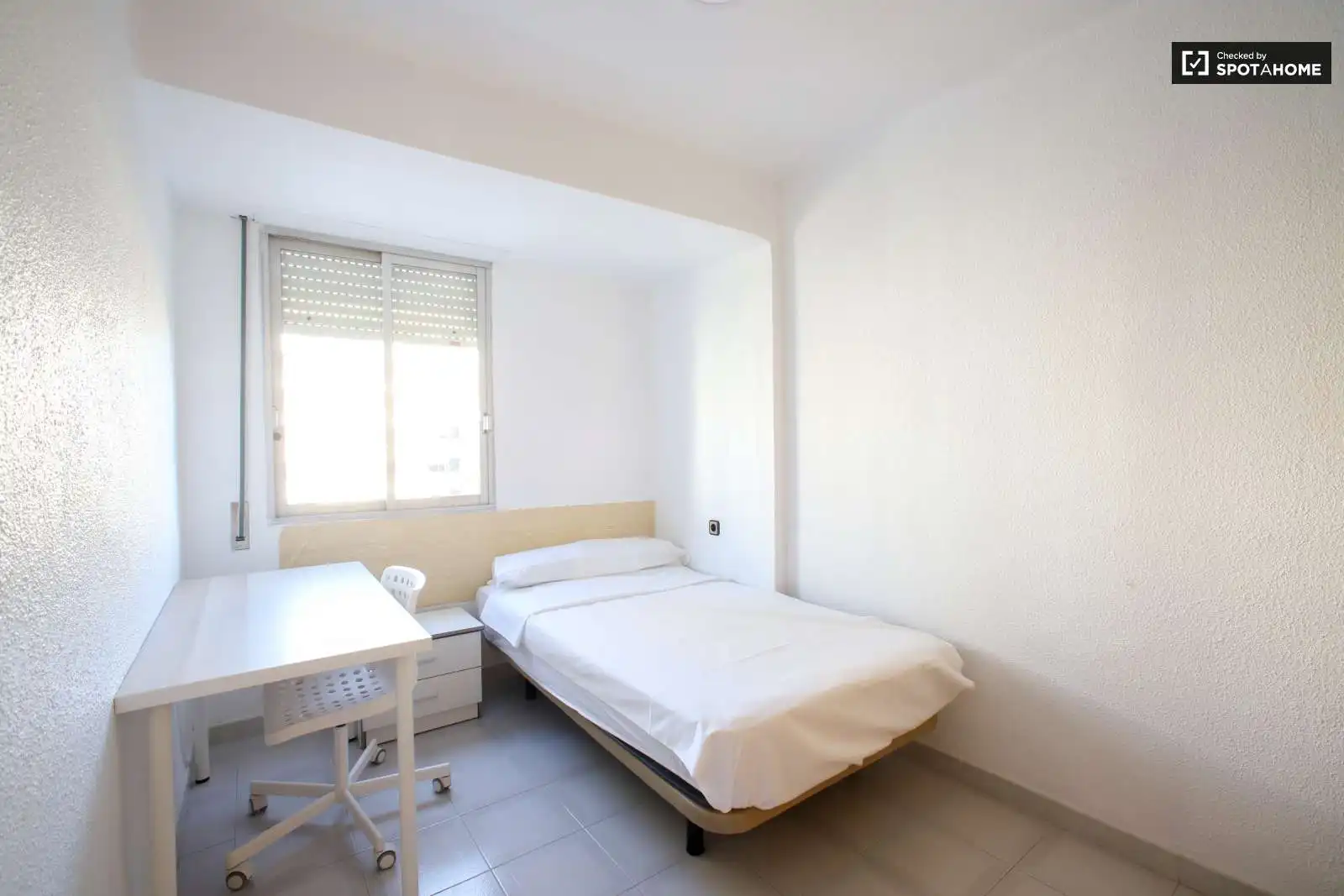 Room in Albors