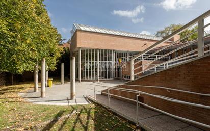 Vista exterior de Pis en venda en Majadahonda amb Parquet, Terrassa i Traster