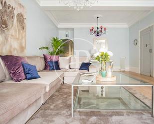Living room of Flat to rent in  Madrid Capital  with Air Conditioner, Heating and Furnished