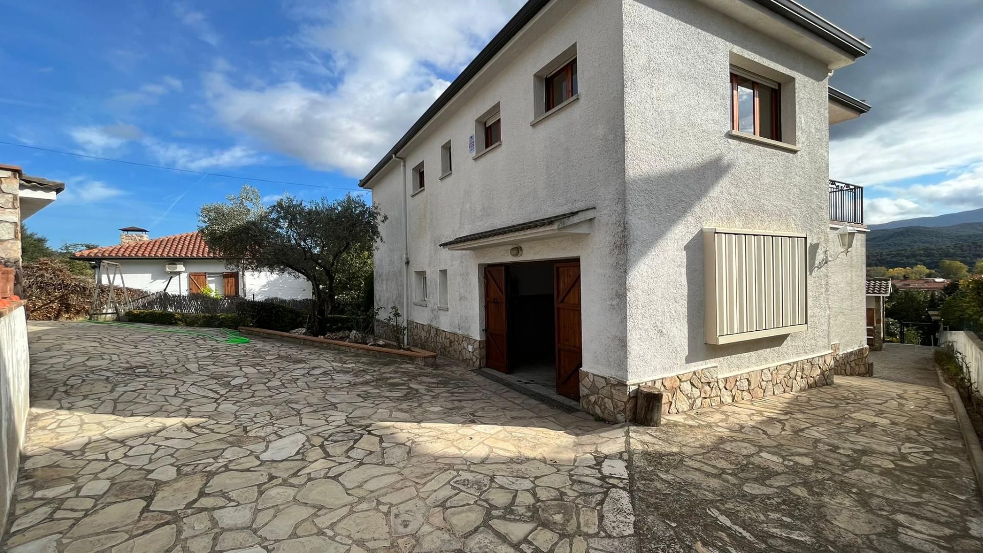 Exterior view of House or chalet to rent in Riells i Viabrea  with Heating