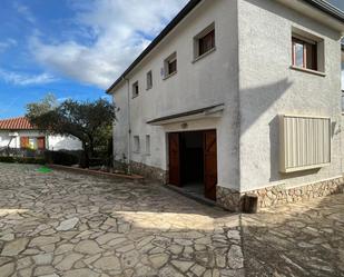 Vista exterior de Casa o xalet de lloguer en Riells i Viabrea amb Calefacció