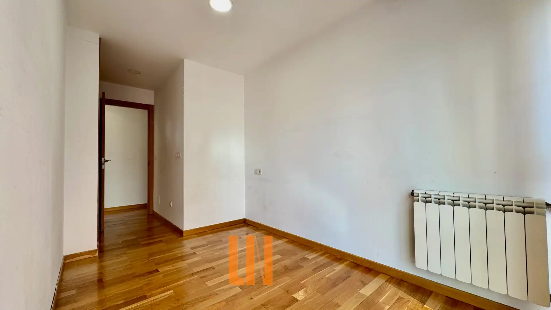 Piso en venta en A Coruña Capital  con Calefacción, Trastero y Horno