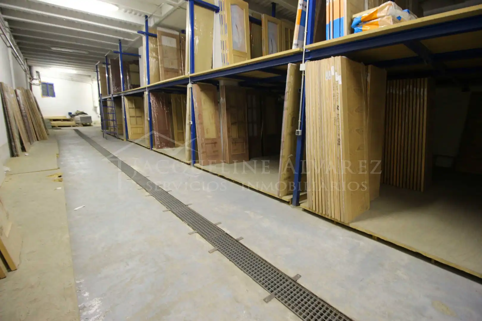 Nave industrial en venta en Pintores - Ferial