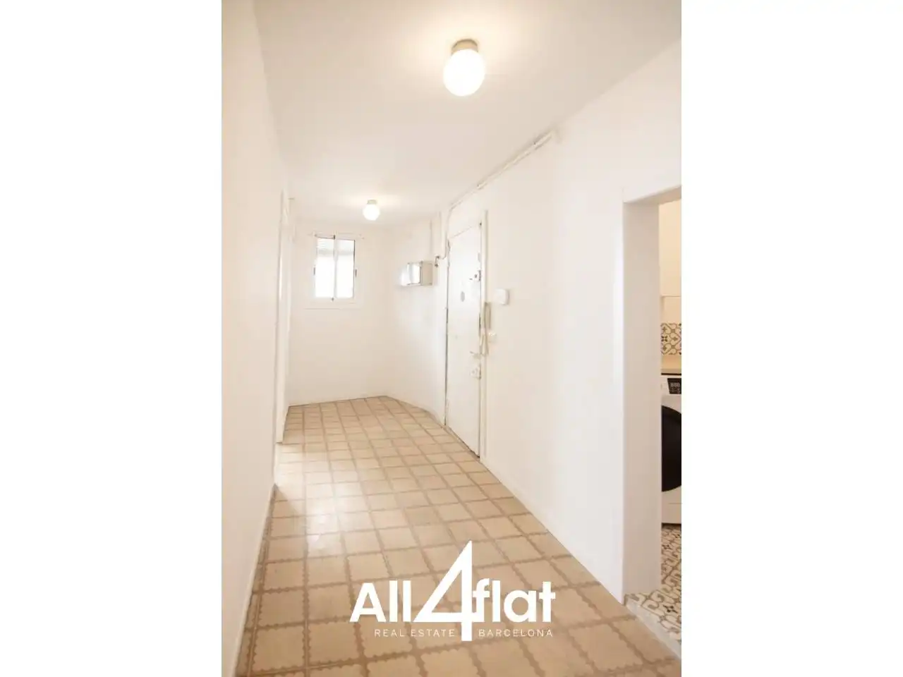 Flat for sale in Barcelona  with Air Conditioner