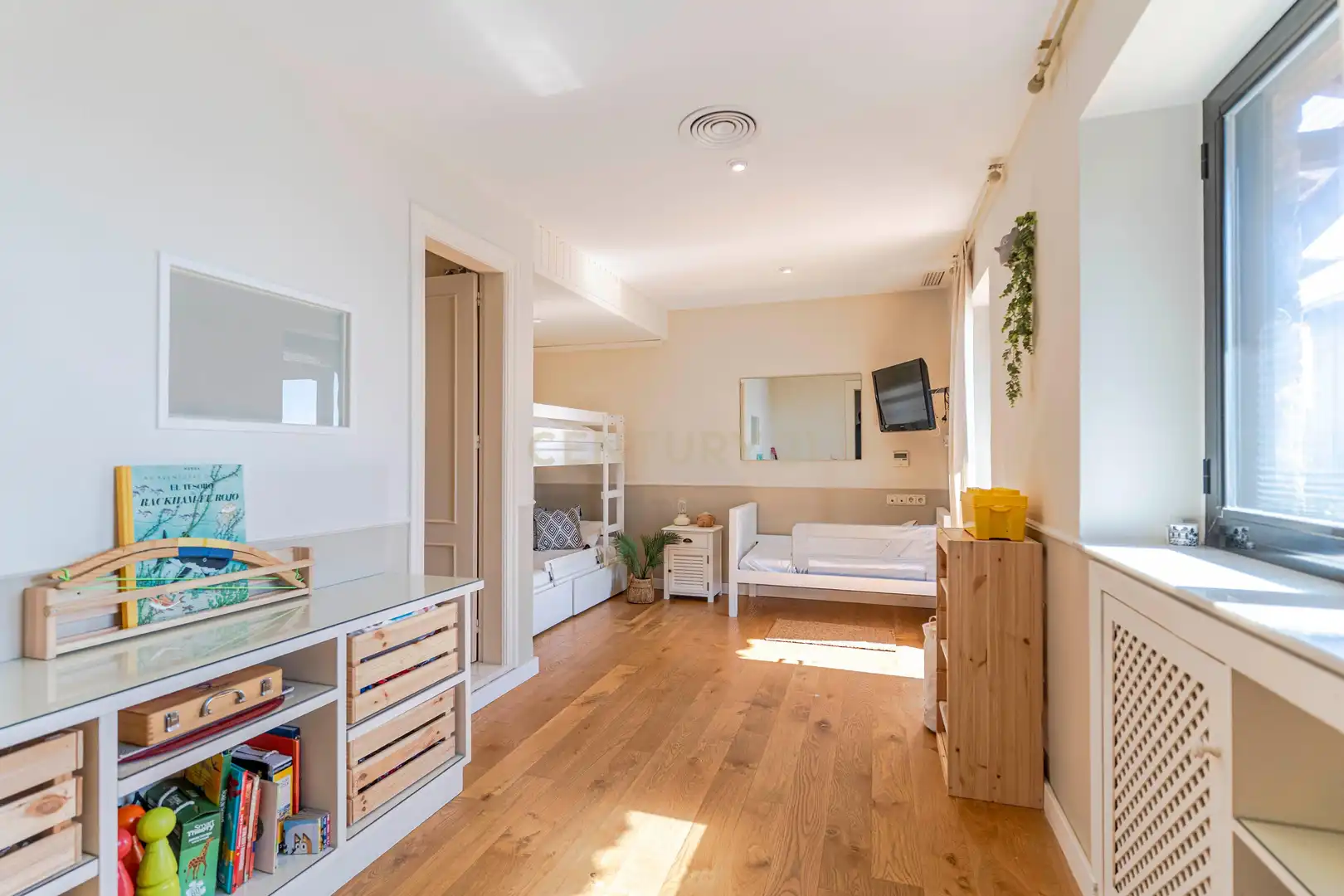 Bedroom of Houses for sale in Almuñécar  with Air Conditioner, Private garden and Storage room