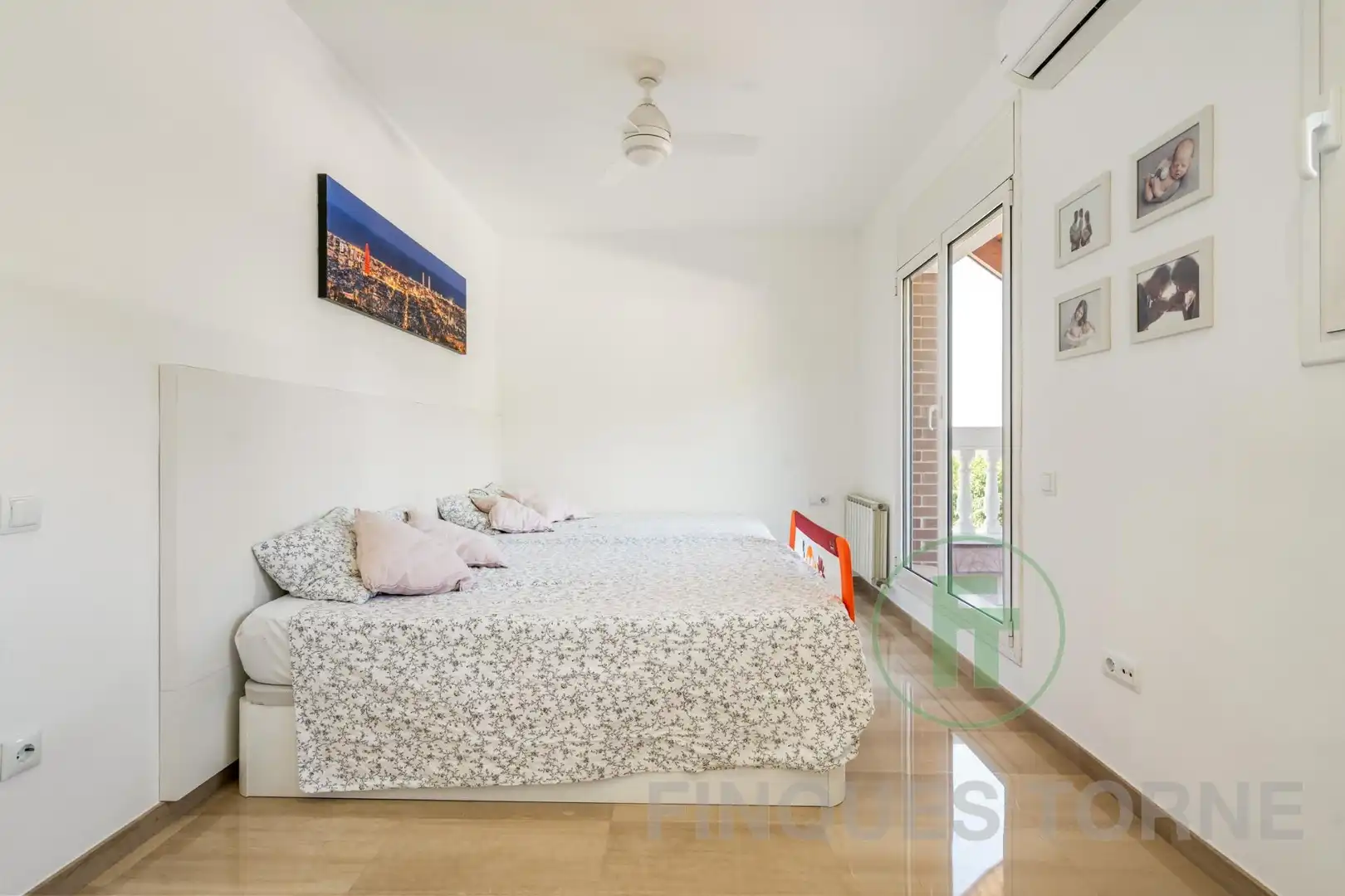 Dormitori de Casa o xalet en venda en Montcada i Reixac amb Aire condicionat, Jardí privat i Parquet