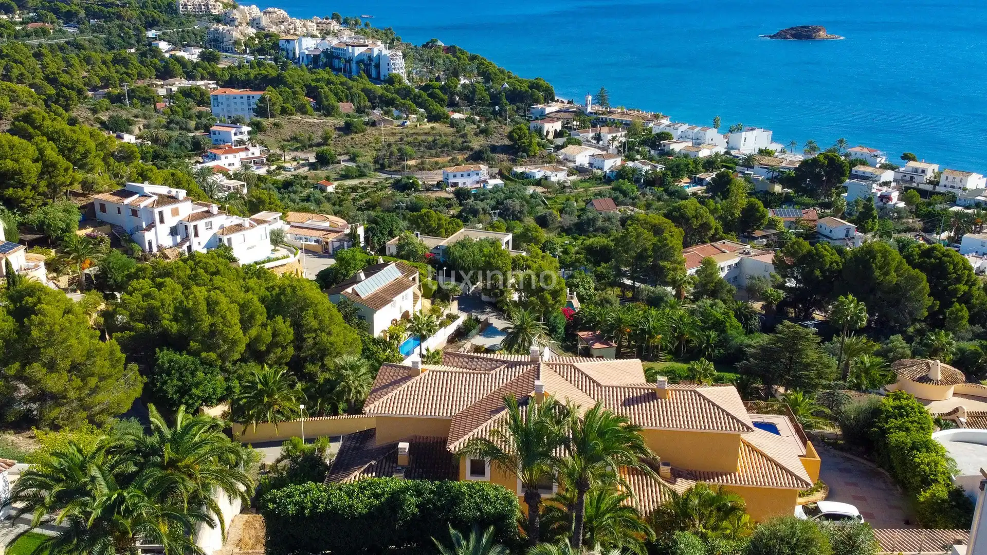 Vista exterior de Casa o xalet en venda en Altea amb Aire condicionat, Calefacció i Jardí privat