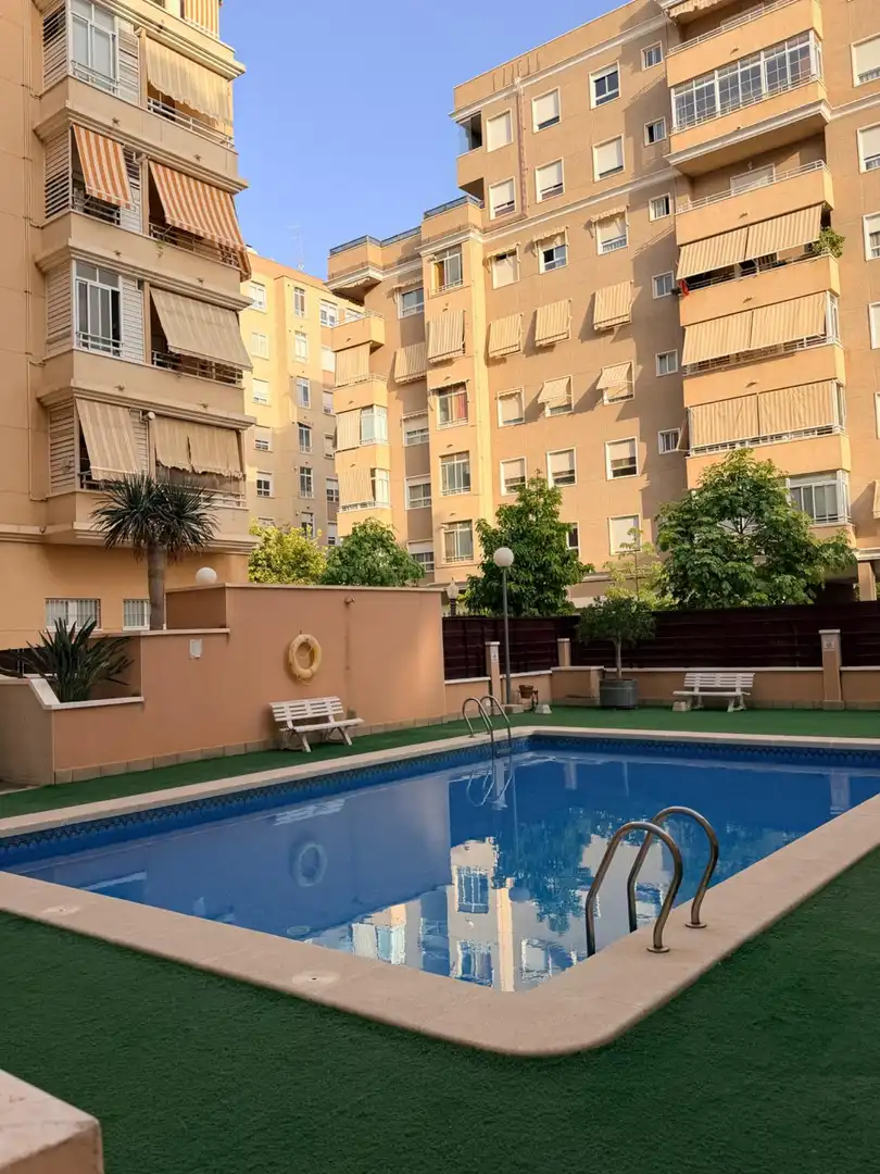 Piscina de Pis en venda en Elche / Elx amb Aire condicionat, Calefacció i Terrassa