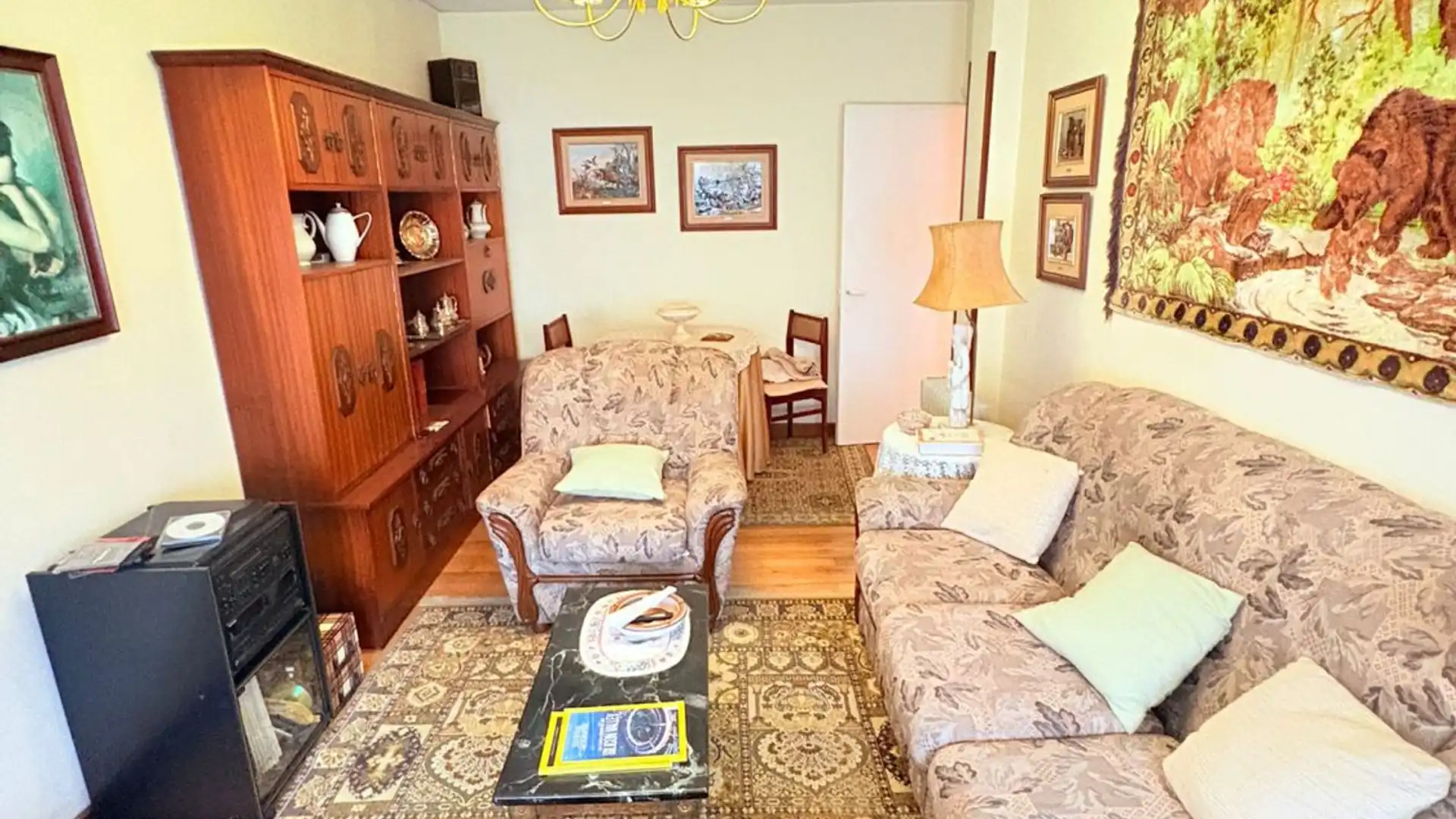 Sala de estar de Piso en venta en Zalla  con Calefacción, Parquet y Trastero