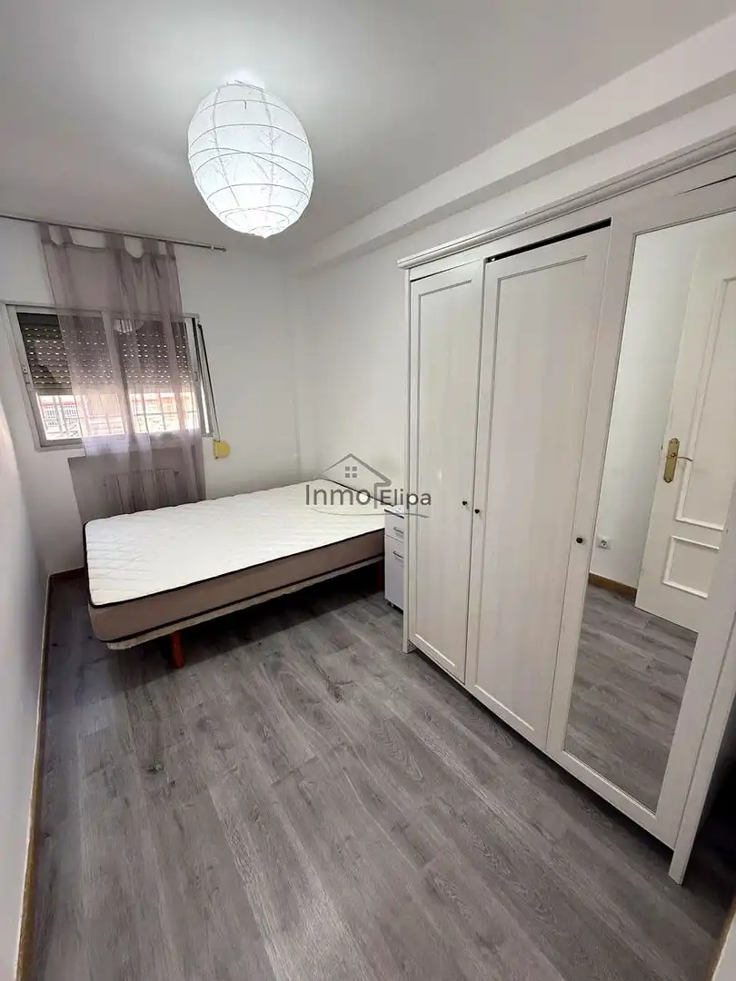 Habitación de Piso en venta en Madrid con Calefacción y Terraza