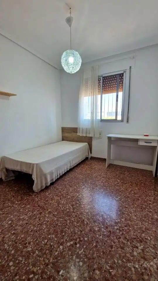 Habitación de Piso en venta en Alfara del Patriarca con Aire acondicionado, Trastero y Amueblado