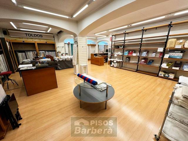 Local comercial en Alquiler en Passeig del Doctor Moragas en Centre - Eixample – Can Llobet