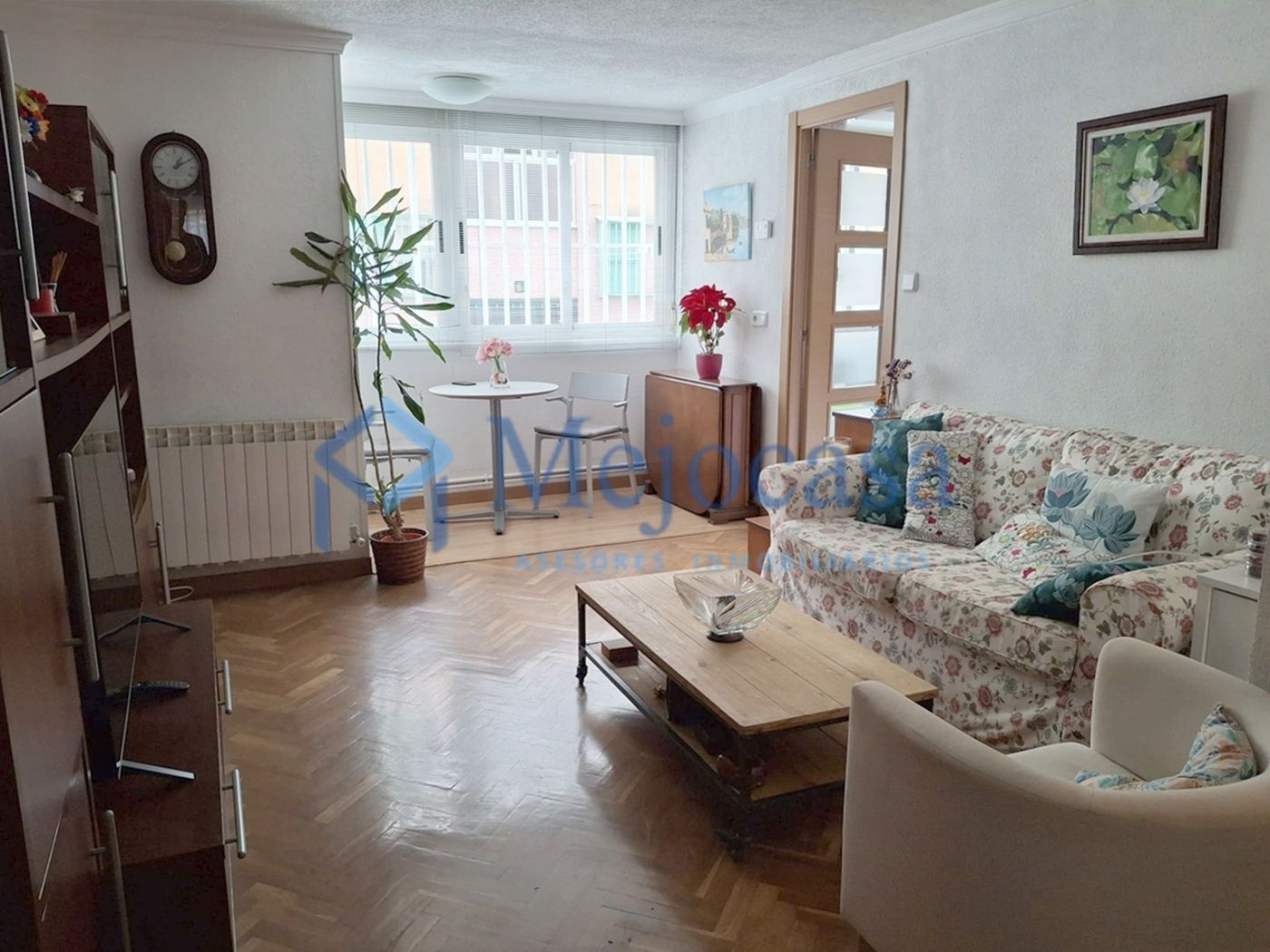 Sala d'estar de Pis en venda en  Madrid Capital amb Calefacció, Parquet i Traster