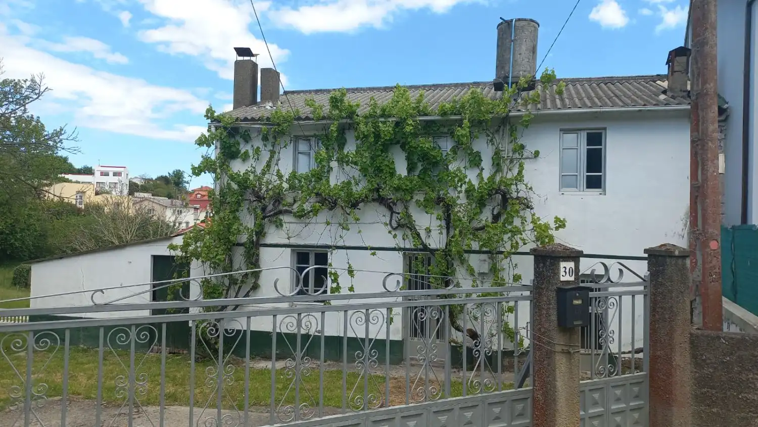 Exterior view of Houses for sale in Oleiros