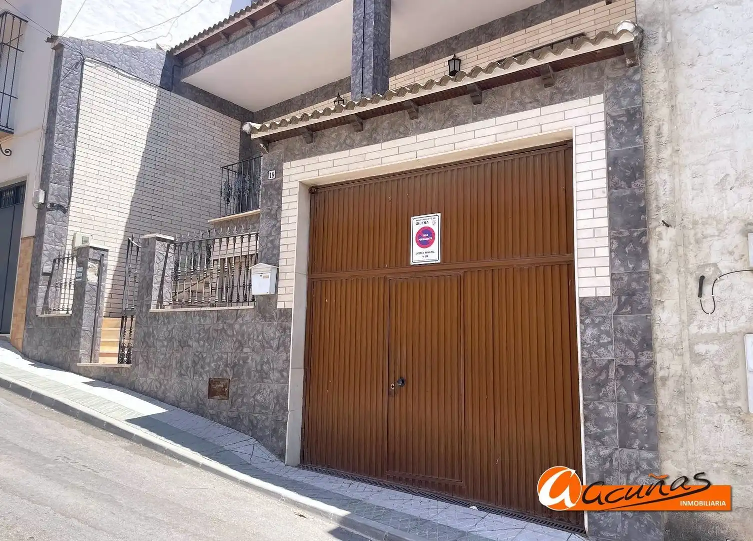 Parking de Casa adosada en venta en Gilena con Terraza y Trastero