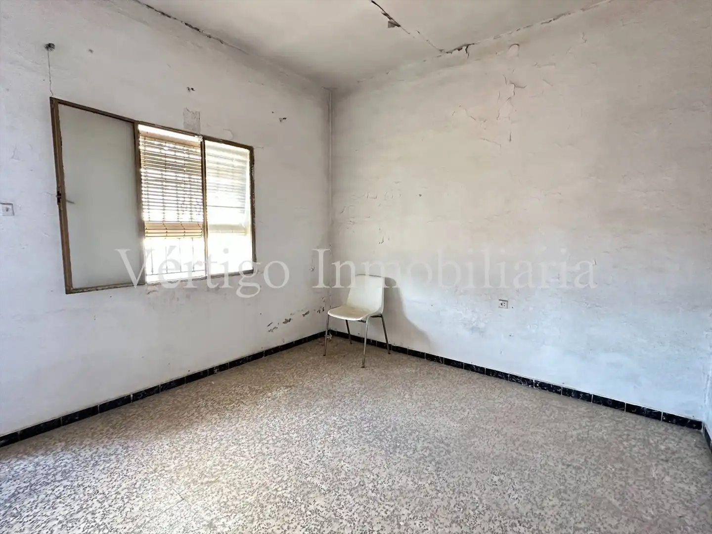Houses for sale in Dos Hermanas  with Terrace, Storage room and Balcony