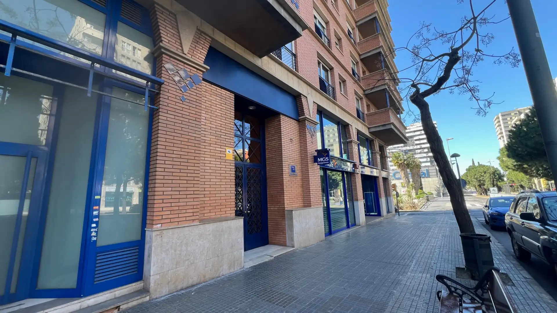 Exterior view of Office for sale in  Tarragona Capital  with Air Conditioner, Heating and Alarm