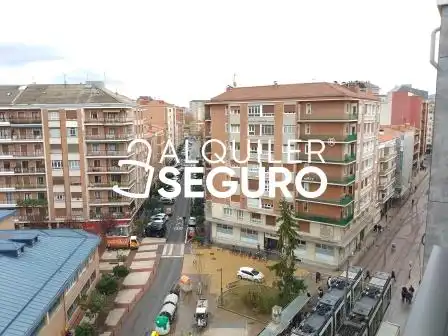 Vista exterior de Pis de lloguer en Vitoria - Gasteiz amb Calefacció i Traster