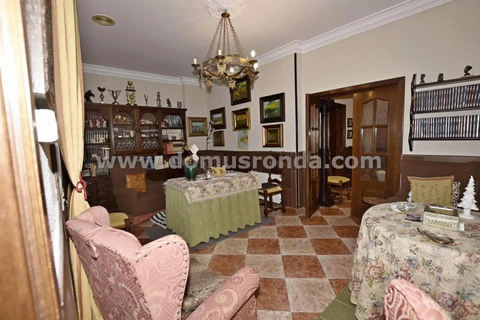 Wohnung zum Verkauf in Ronda mit Heizung, Terrasse und Möbliert