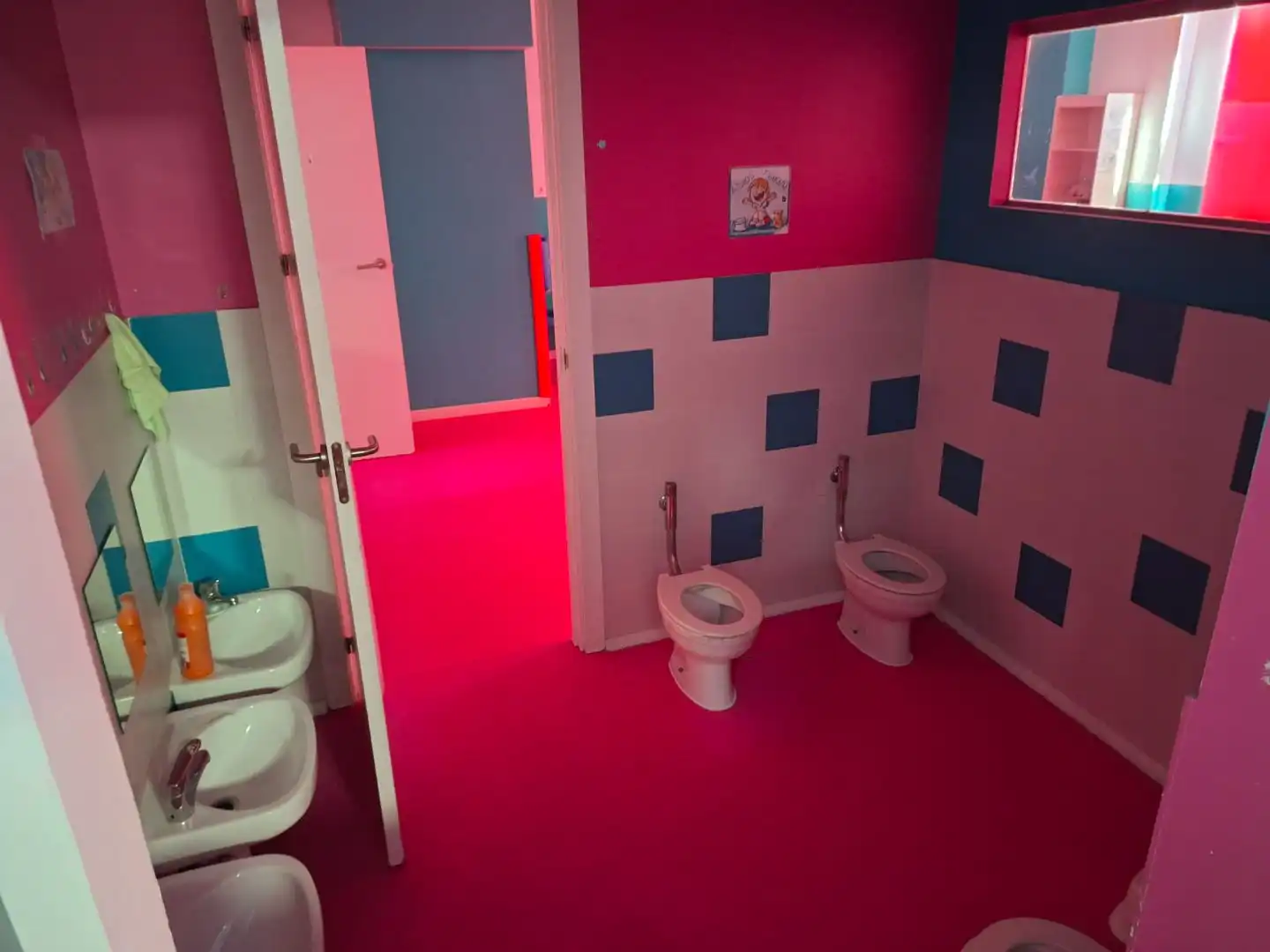 Badezimmer von Geschaftsraum zum Verkauf in Valdemoro mit Klimaanlage, Heizung und Möbliert