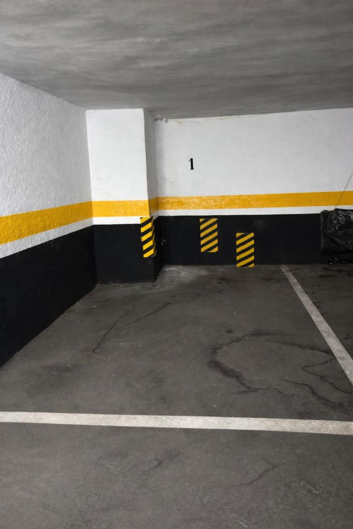 Parking of Garage for rent in  Madrid Capital