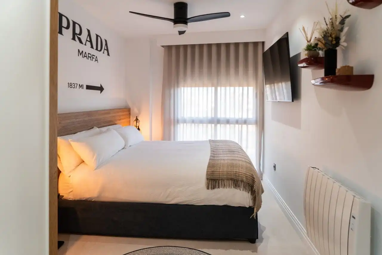 Dormitori de Apartament en venda en Torrevieja amb Aire condicionat, Calefacció i Jardí privat