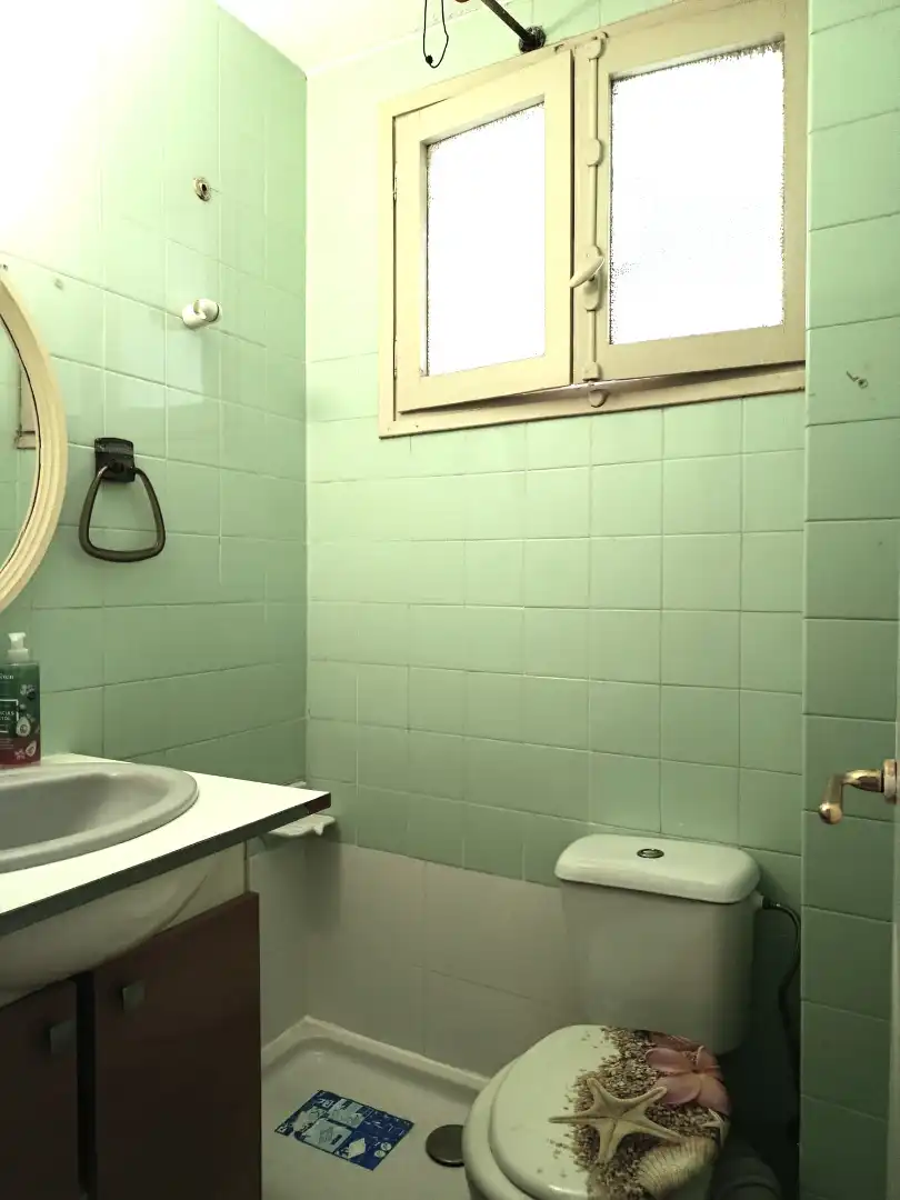 Baño de Piso en venta en Valencia con Balcón y Alarma