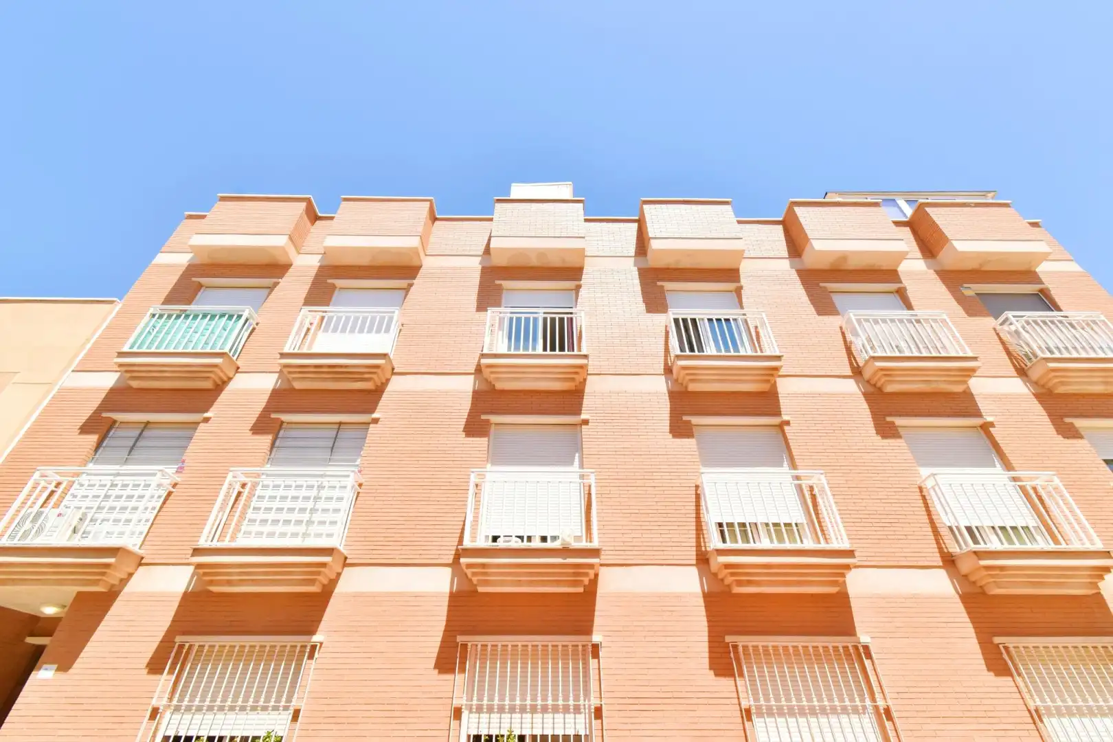 Außenansicht von Wohnung zum Verkauf in El Ejido mit Klimaanlage, Abstellraum und Möbliert