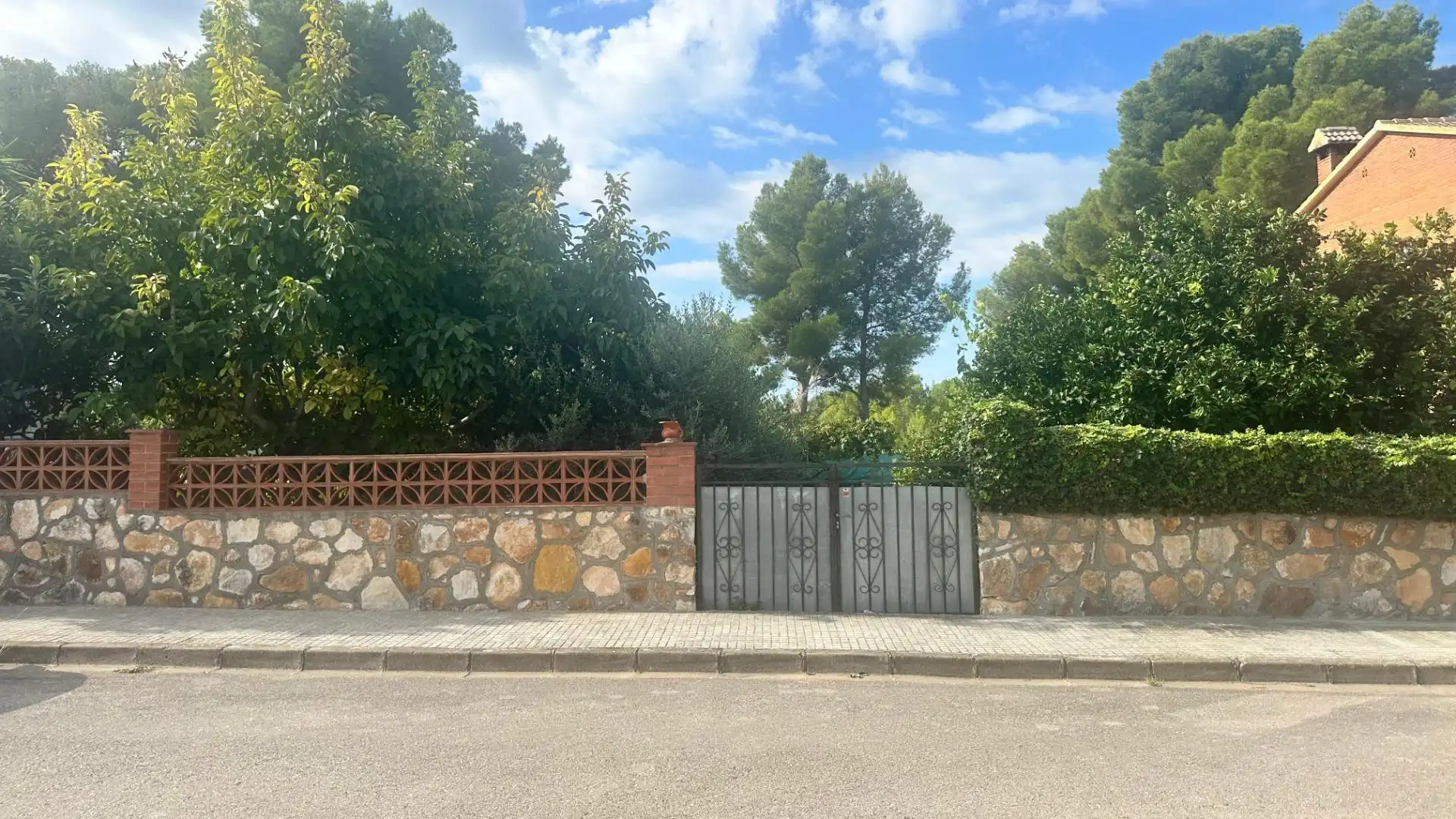 Terreny residencial en venda a Carrer Carrer d'Aquari, 18 18, imagen 2