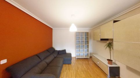 Foto 4 de Piso de alquiler en Calle de Rafael Bergamín, San Juan Bautista, Madrid Capital